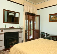 CBC Bed  Breakfast  Cafe - Hotel Gold Coast