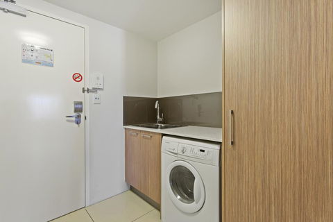 CBD Executive Apartments - Hotel Gold Coast 1
