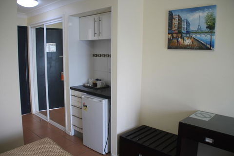 Centenary Motor Inn - Hotel Gold Coast 2