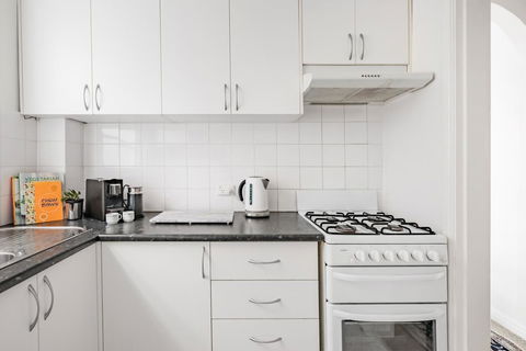Centennial Park Apartment A Boundary Throw From The SCG - Hotel Gold Coast 2