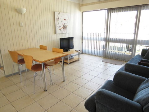 Chapman Court - Hotel Gold Coast 2