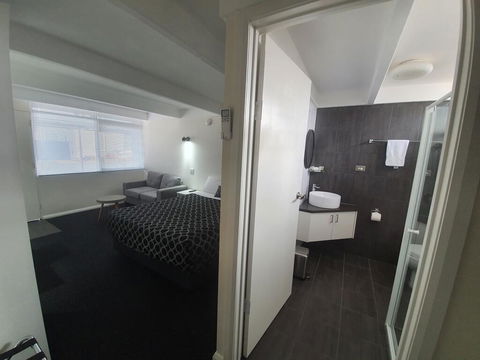 Charles Sturt Motor Inn - Hotel Gold Coast 3