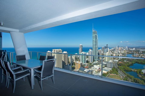 Circle On Cavill - Private Apartments - Hotel Gold Coast 0