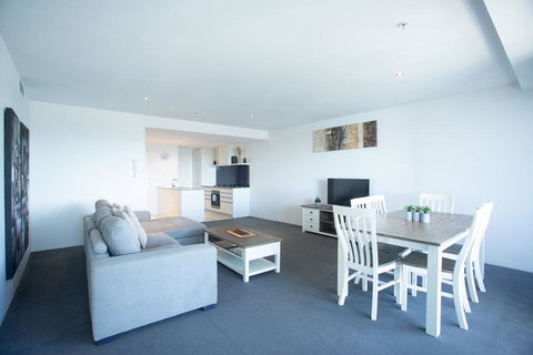 Circle On Cavill - Private Apartments - Hotel Gold Coast 1