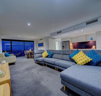 Circle on Cavill 37th Floor Ocean and River Views