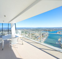 Circle On Cavill 52nd Floor Spacious Skyhome Apartment