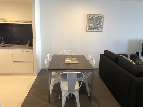 Circle On Cavill Ocean View - Hotel Gold Coast 2