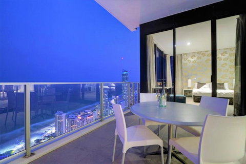 Circle On Cavill Sky Home- Holidays Gold Coast - Hotel Gold Coast 2