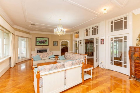Classic 5 Beds Mt Dandenong Resort - Hotel Gold Coast 1