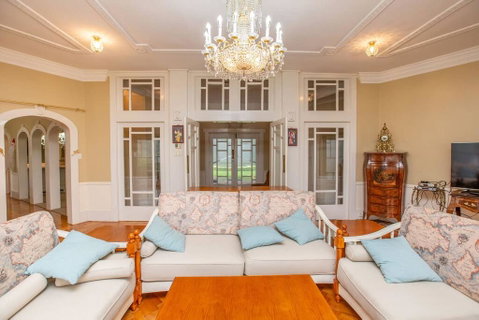 Classic 5 Beds Mt Dandenong Resort - Hotel Gold Coast 0