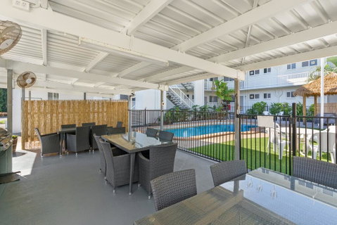 Cocos Holiday Apartments - Hotel Gold Coast 0