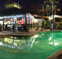 Colonial Village Cabins Camping  Tours - Hervey Bay YHA - Hotel Gold Coast