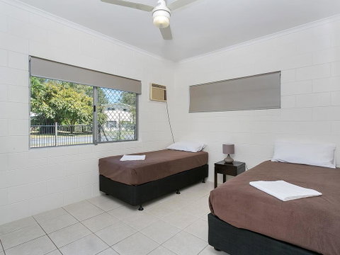 Connemara Beachside Cottage - Hotel Gold Coast 2