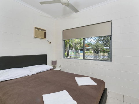 Connemara Beachside Cottage - Hotel Gold Coast 1