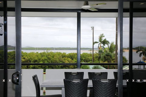 Cooktown Harbour View Luxury Apartments - Hotel Gold Coast 2