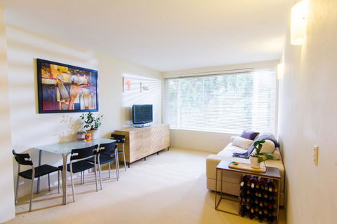 Cozy One Bedroom Apartment In Waverton - Hotel Gold Coast 0