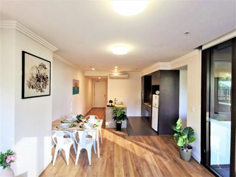 Cozy Spacious Home In Sydney Olympic Park - Hotel Gold Coast 3