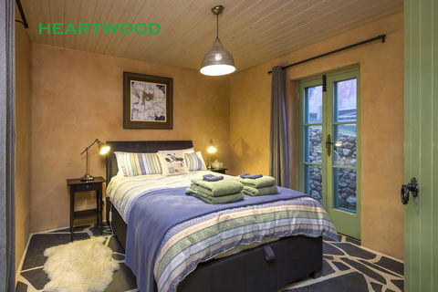 Crafers Cottages - Hotel Gold Coast 2