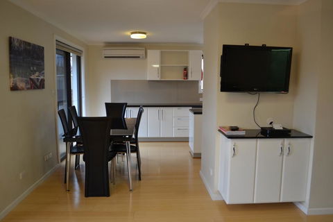 Crisands Of Echuca - Hotel Gold Coast 2