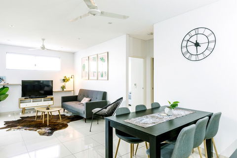 Darwin City Chic@Kube Apartments - Hotel Gold Coast 2