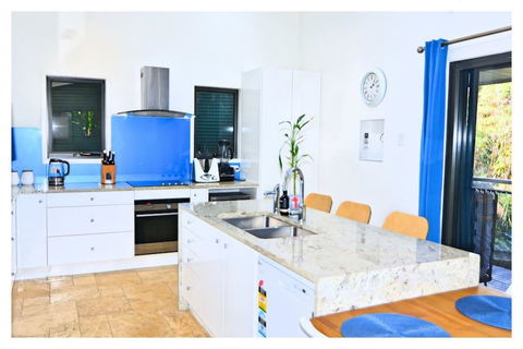 De Zen - Aussie World Holiday Group Venue - Hotel Gold Coast 3