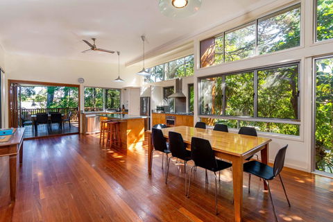 Decked Out For A Fantastic Holiday - Winnett St, Woorim (Upstairs Only) - Hotel Gold Coast 3