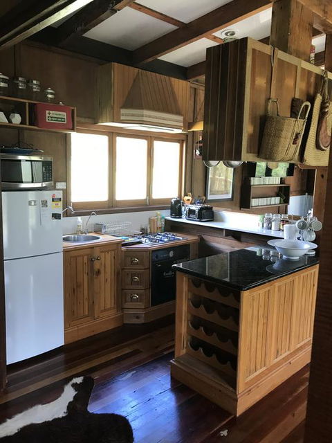 Delaneys Creek Cabin Retreat - Hotel Gold Coast 2