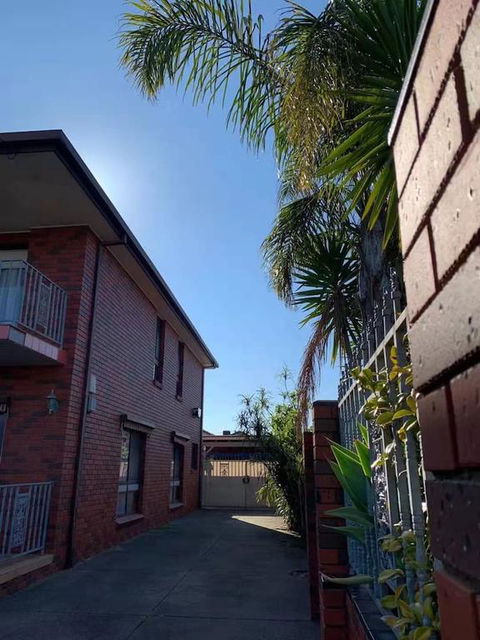 Delightful Bedroom In Bentleigh East - Hotel Gold Coast 3