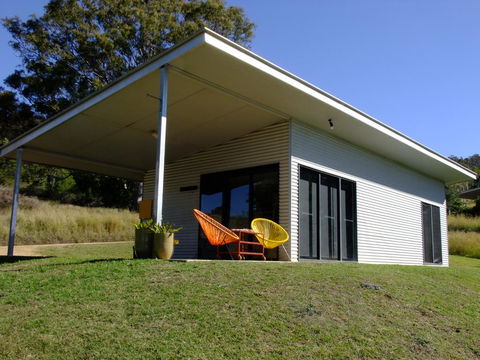 Deshons Retreat - Hotel Gold Coast 2