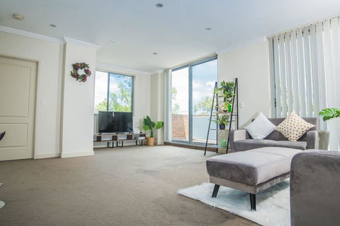 Designed Home Of Ultimate Convenience In Gordon - Hotel Gold Coast 2