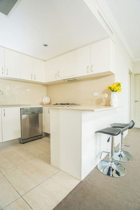 Designed Home Of Ultimate Convenience In Gordon - Hotel Gold Coast 3