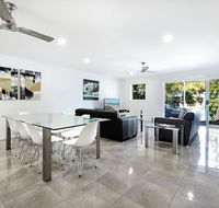 Diamond Beach 3 Bedroom Poolside Apartment - Hotel Gold Coast