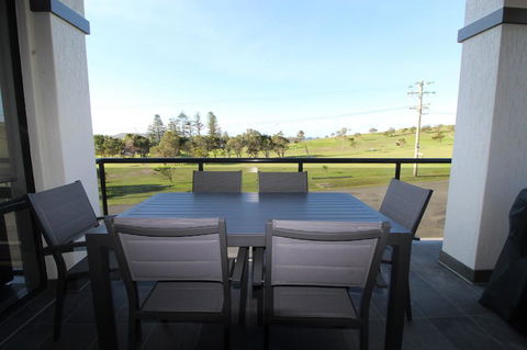 Dolphin Court 2, 1 Gowing Street - Hotel Gold Coast 3