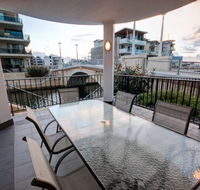 Dolphin Quay Apartment-2 Bedroom - Hotel Gold Coast
