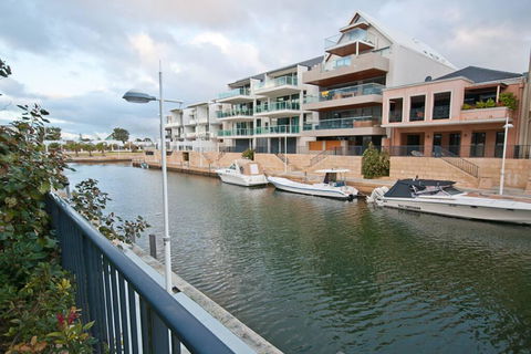 Dolphin Quay Apartment-3 Bedroom - Hotel Gold Coast 3