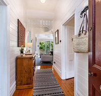 EAMONT ON SACKVILLE - Hotel Gold Coast