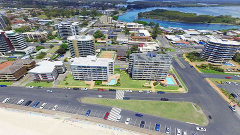 Ebbtide 38 - On The Beach! - Hotel Gold Coast 1