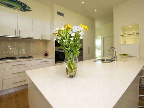 Echo Beach House, 16 Reflections Dr - Luxurious House With Magnificent Pool And Ducted Air - Hotel Gold Coast 1
