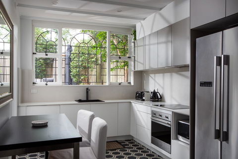 Elegant 3-Bed Heritage House Near Parks And Cafes - Hotel Gold Coast 3