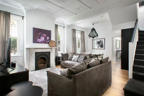 Elegant 3-Bed Heritage House Near Parks And Cafes - Hotel Gold Coast 0