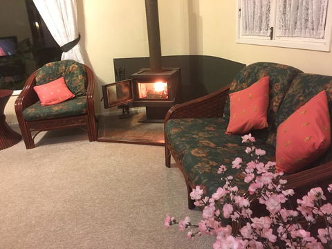 English Gardens - Garden Cottage - Hotel Gold Coast 3