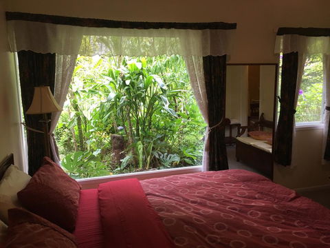 English Gardens - Garden Cottage - Hotel Gold Coast 2