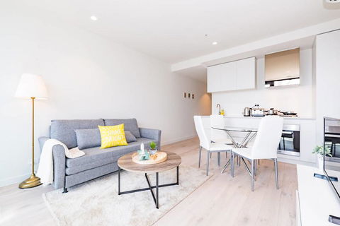 EQ Tower Luxury 1 Bedroom Central Melbourne - Hotel Gold Coast 1