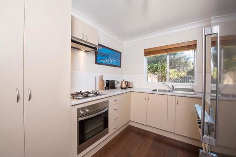 Erulisse-Spacious Townhouse With Magical Lake Views - Hotel Gold Coast 3