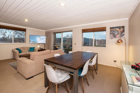 Erulisse-Spacious Townhouse With Magical Lake Views - Hotel Gold Coast 1