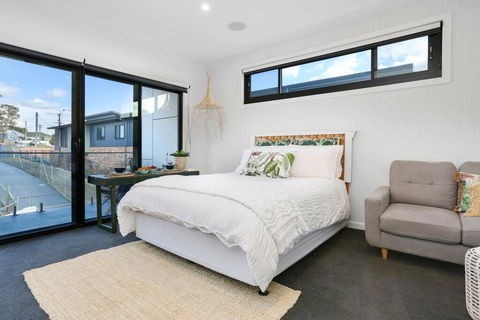 Eternity 141 - Room With Private Bathroom, Balcony Bed & Breakfast - Hotel Gold Coast 2