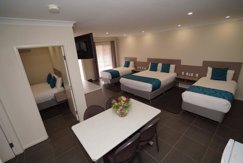 Exies Bagtown - Hotel Gold Coast 1