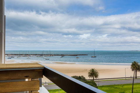 Exquisite 2 Bed Apartment With Beach & City Views - Hotel Gold Coast 1