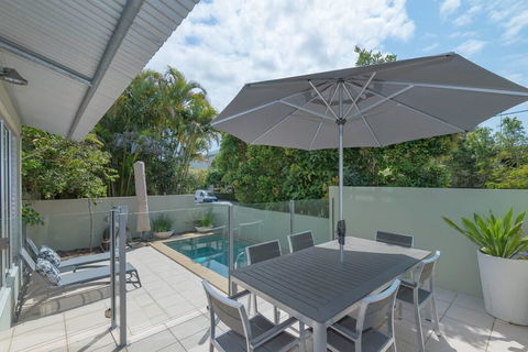 Fabulous 3 Bedroom Noosa Townhouse - Hotel Gold Coast 2