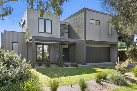 Fabulous Home - Families Only - Hotel Gold Coast 1